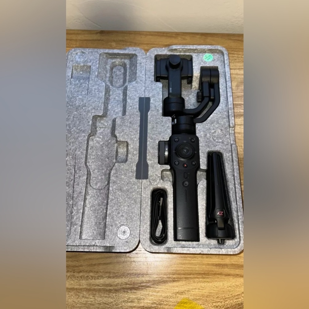Zhiyun Smooth 4 Handheld Gimbal Stabilizer for smartphone
